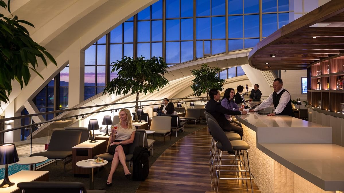 Can you pay to use the business class lounge?