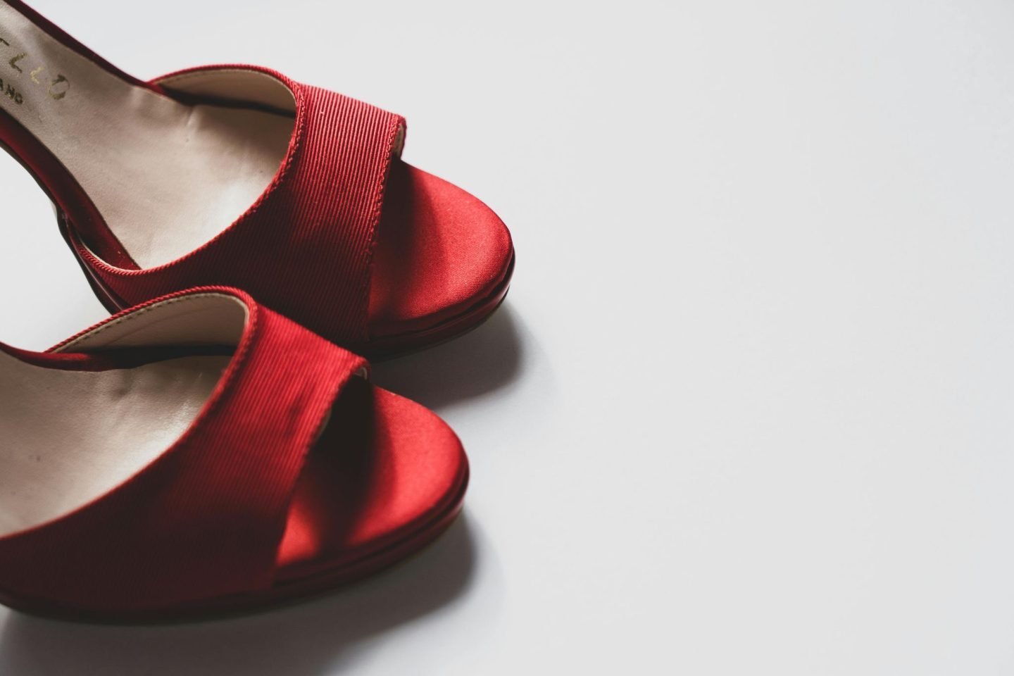 Why Every Woman Needs a Pair of Women’s Ballet Flats in Their Wardrobe