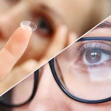 Choosing Between Contact Lenses and Glasses: What’s Best for You?